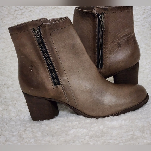Frye Addie Double Zip heeled bootie boots size 10 new!! - Picture 2 of 14